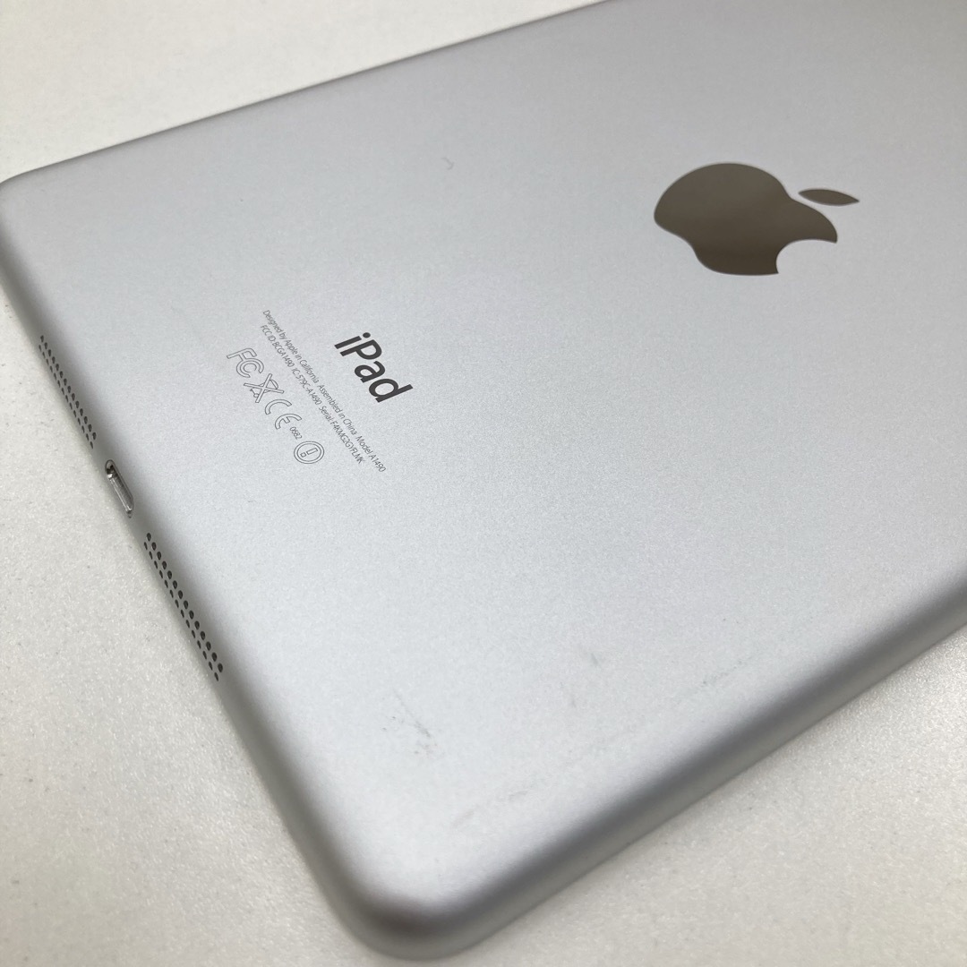 iPad(アイパッド)のiPad mini 2 / セルラーau  , 16GB シルバー スマホ/家電/カメラのPC/タブレット(タブレット)の商品写真