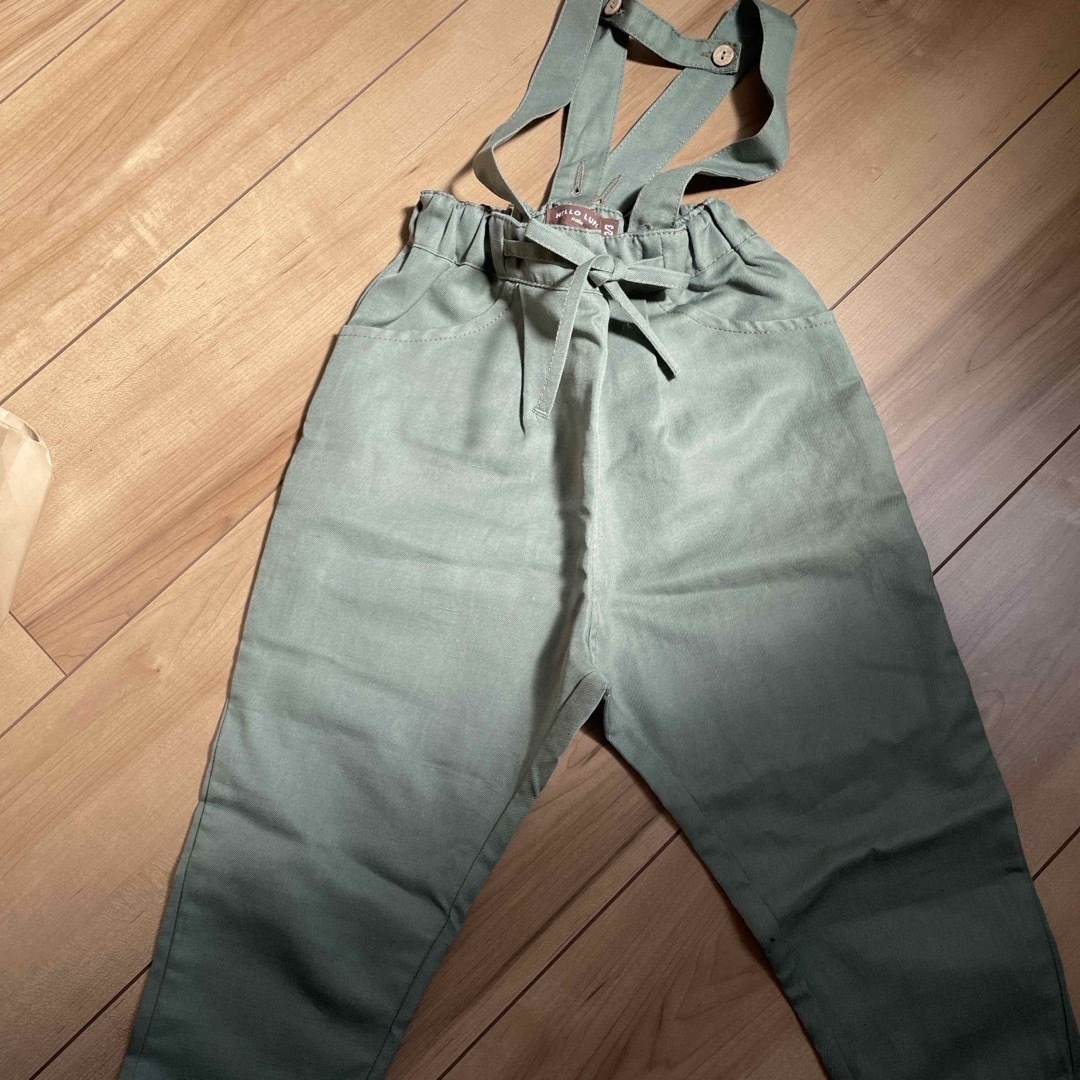 hello lupo size2-3 グリーン　サロペット　パンツ　100cm キッズ/ベビー/マタニティのキッズ服男の子用(90cm~)(パンツ/スパッツ)の商品写真
