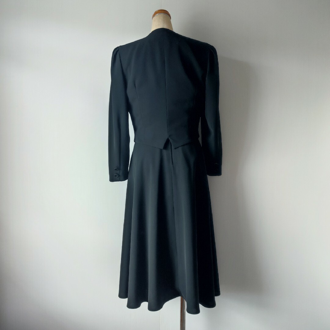 SOIR BENIR フォーマルスーツセット 新品 - パンツスーツ上下 SOIR BENIR フォーマルスーツセット 新品 - パンツスーツ上下