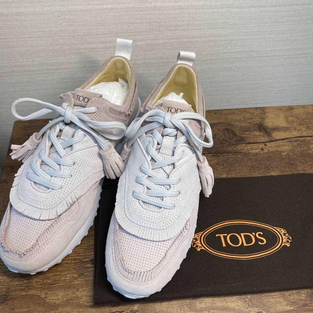 TOD'S(トッズ)の【新品★サイズ37】Ciao by TOD'S レザーフリンジスニーカー　ピンク レディースの靴/シューズ(スニーカー)の商品写真