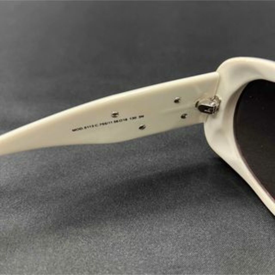 CHANEL(シャネル)のCHANEL シャネル　カメリア ブラック ホワイト サングラス レディースのファッション小物(サングラス/メガネ)の商品写真