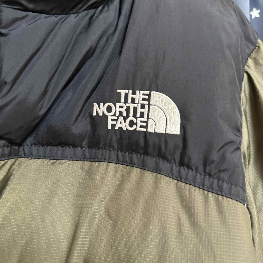 THE NORTH FACE(ザノースフェイス)の美品★THE NORTH FACEヌプシダウンジャケット150★カーキ×ブラック キッズ/ベビー/マタニティのキッズ服男の子用(90cm~)(ジャケット/上着)の商品写真