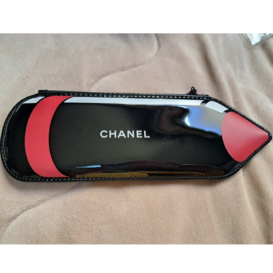 CHANEL　ノベルティポーチ エンタメ/ホビーのコレクション(ノベルティグッズ)の商品写真