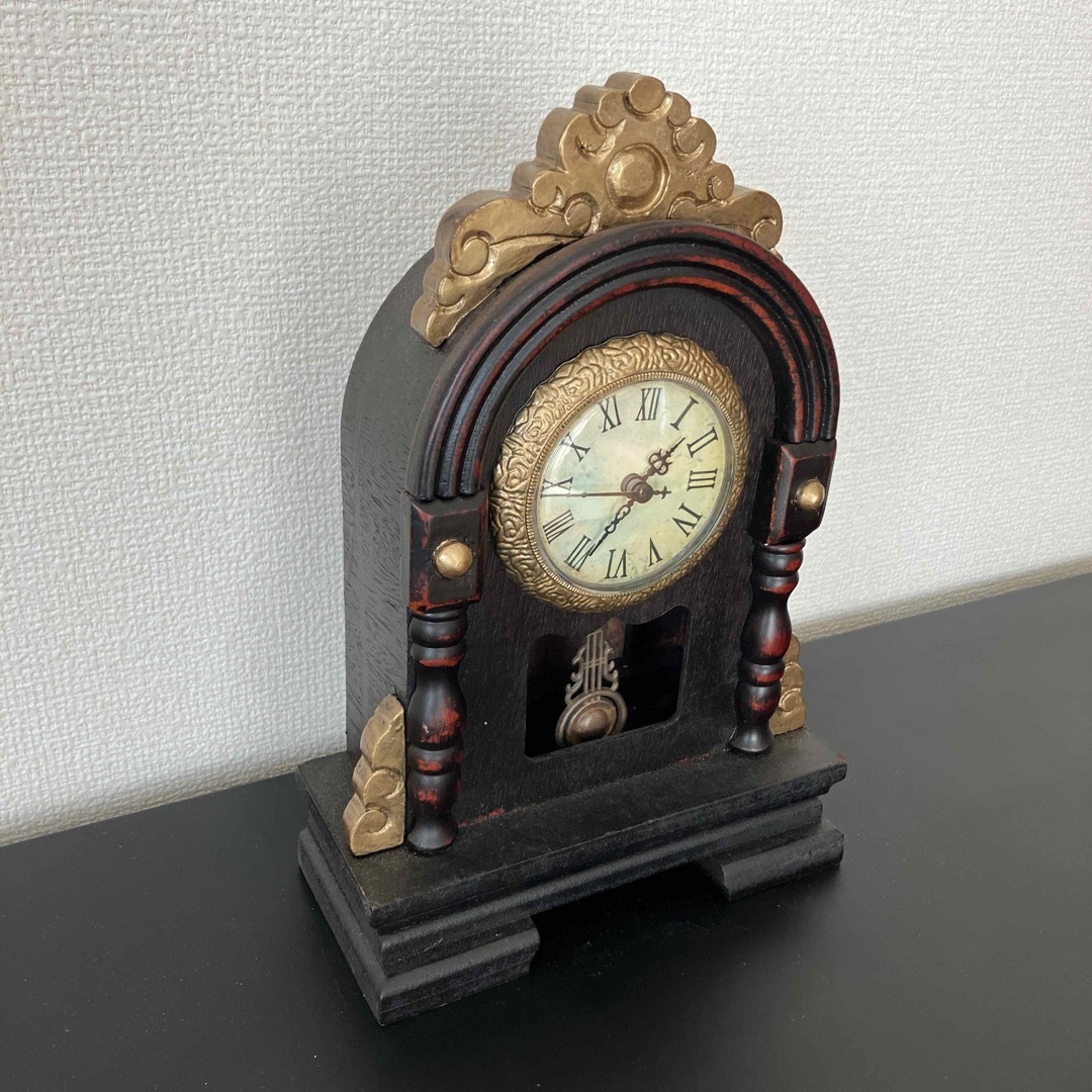 アンティーク　木製　ゴールド  振り子　置時計　オブジェ インテリア/住まい/日用品のインテリア小物(置時計)の商品写真