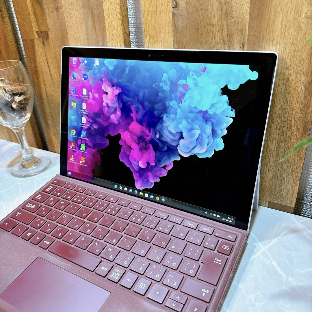 Microsoft(マイクロソフト)の赤 Surface Pro 5☘m3第7世代☘メモリ4GB☘SSD128GB スマホ/家電/カメラのPC/タブレット(ノートPC)の商品写真