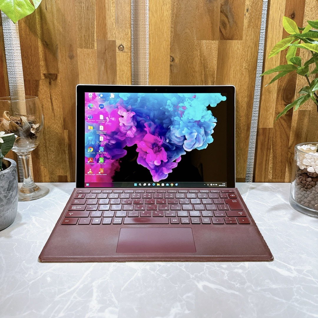 Microsoft(マイクロソフト)の赤 Surface Pro 5☘m3第7世代☘メモリ4GB☘SSD128GB スマホ/家電/カメラのPC/タブレット(ノートPC)の商品写真