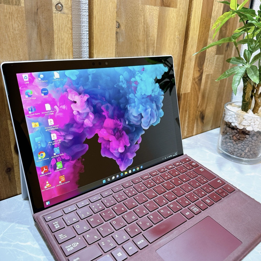 Microsoft(マイクロソフト)の赤 Surface Pro 5☘m3第7世代☘メモリ4GB☘SSD128GB スマホ/家電/カメラのPC/タブレット(ノートPC)の商品写真