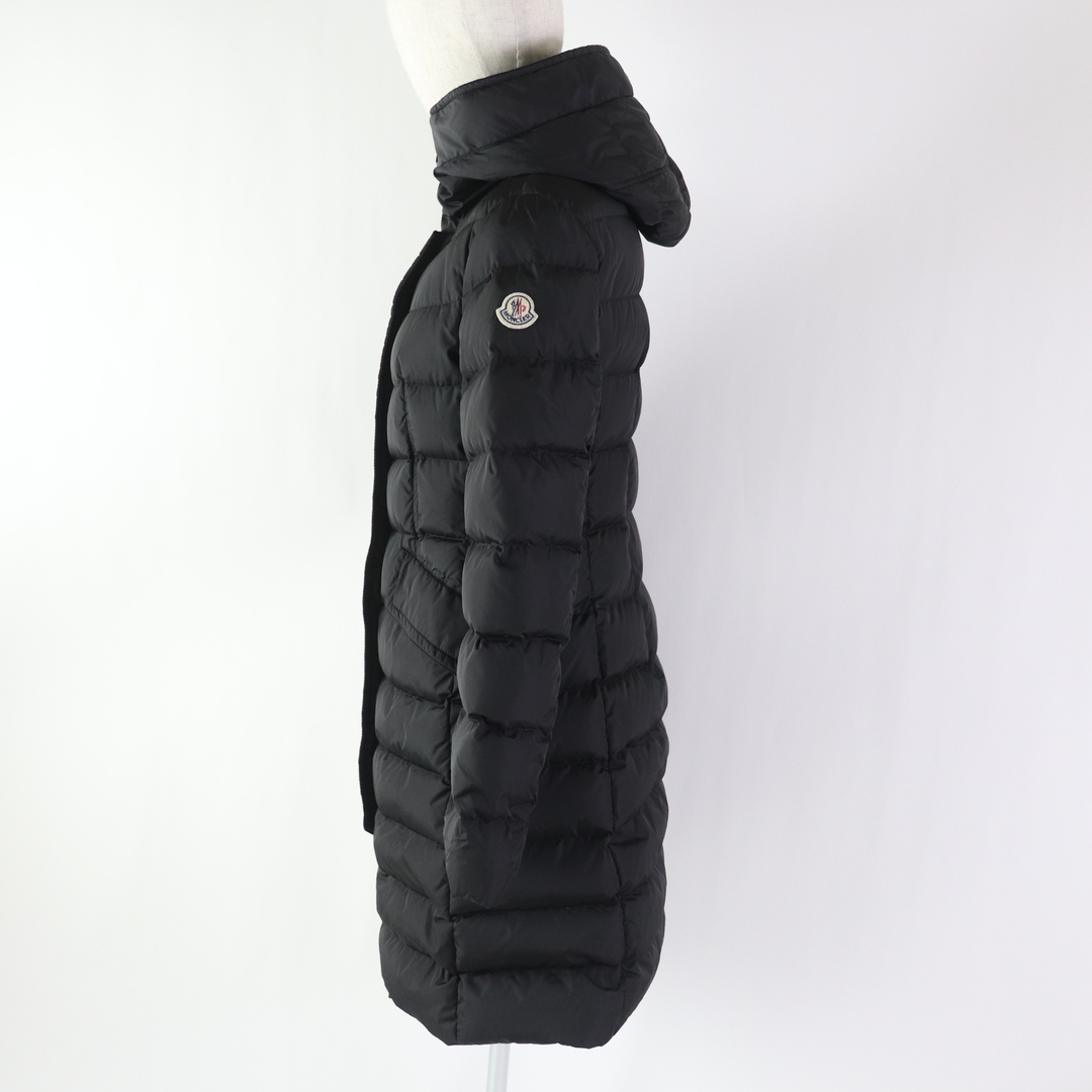 MONCLER(モンクレール)の良品◎MONCLER モンクレール 18-19AW GRIVE グリーヴェ ワッペン・フード付き ロング丈 ダウンコート ブラック 1 正規品 レディース レディースのジャケット/アウター(ダウンコート)の商品写真