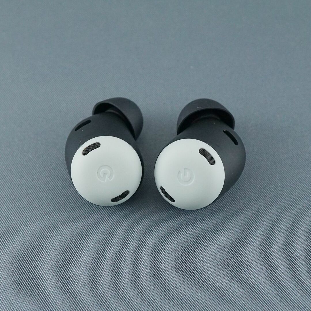 Google(グーグル)のGoogle Pixel Buds Pro 完全ワイヤレスイヤホン USED美品 ノイズキャンセリング ANC マイク ワイヤレス充電 Qi Fog 完動品 S V0317 スマホ/家電/カメラのオーディオ機器(ヘッドフォン/イヤフォン)の商品写真