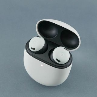 グーグル(Google)のGoogle Pixel Buds Pro 完全ワイヤレスイヤホン USED美品 ノイズキャンセリング ANC マイク ワイヤレス充電 Qi Fog 完動品 S V0317(ヘッドフォン/イヤフォン)