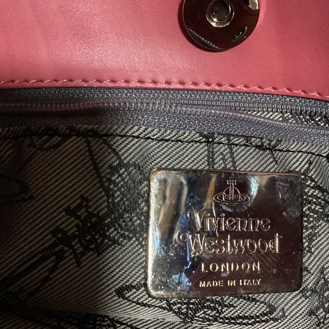 Vivienne Westwood(ヴィヴィアンウエストウッド)の値下げ　新品タグ付き　ヴィヴィアンウエストウッド　ショルダーバック レディースのバッグ(ショルダーバッグ)の商品写真