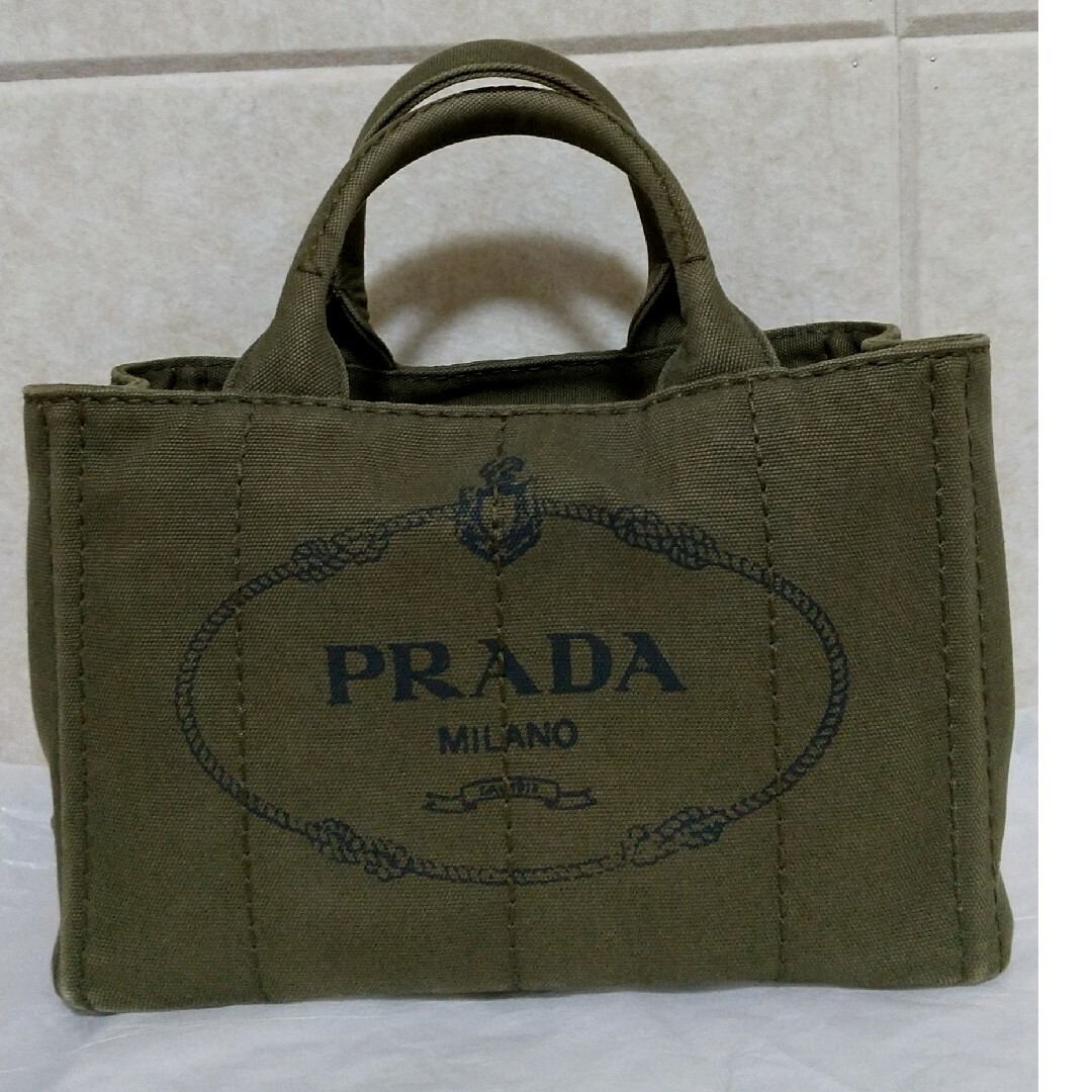 PRADA(プラダ)のPRADA/カナパ/トートバッグ/ショルダーバッグ/カーキ色 レディースのバッグ(ショルダーバッグ)の商品写真