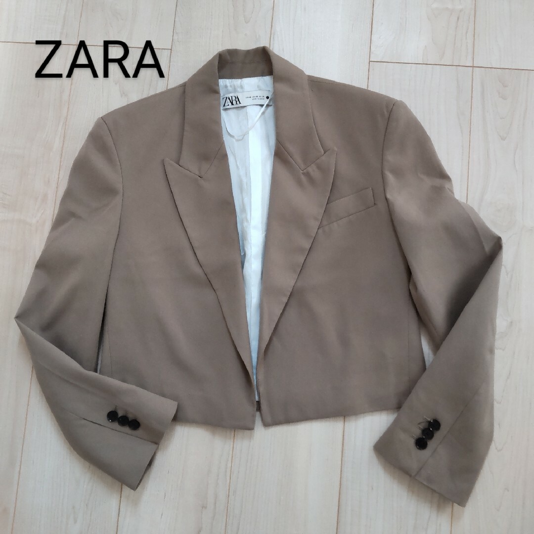 ZARA(ザラ)のZARA ショート丈 テーラージャケット　XS レディースのジャケット/アウター(テーラードジャケット)の商品写真