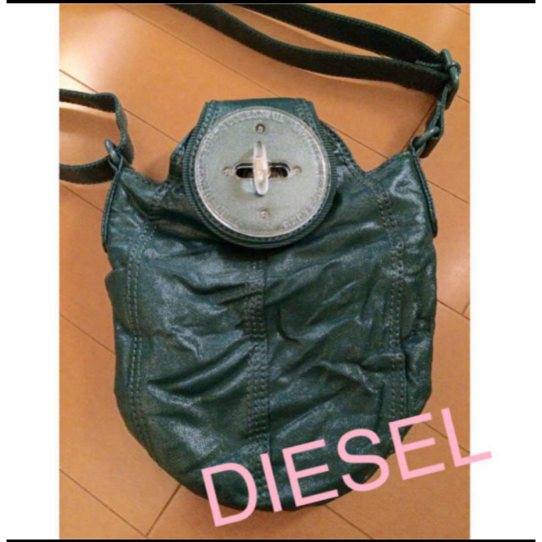 DIESEL(ディーゼル)のDIESELショルダーバッグ レディースのバッグ(ショルダーバッグ)の商品写真