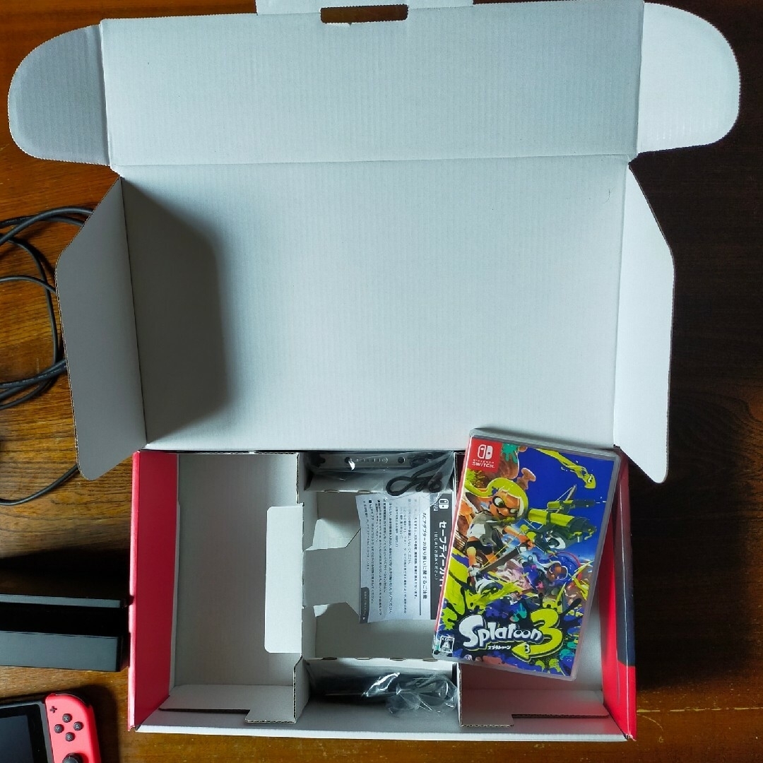 Nintendo Switch(ニンテンドースイッチ)のNintendoSwitch ＆ Splatoon3セット！ エンタメ/ホビーのゲームソフト/ゲーム機本体(家庭用ゲーム機本体)の商品写真