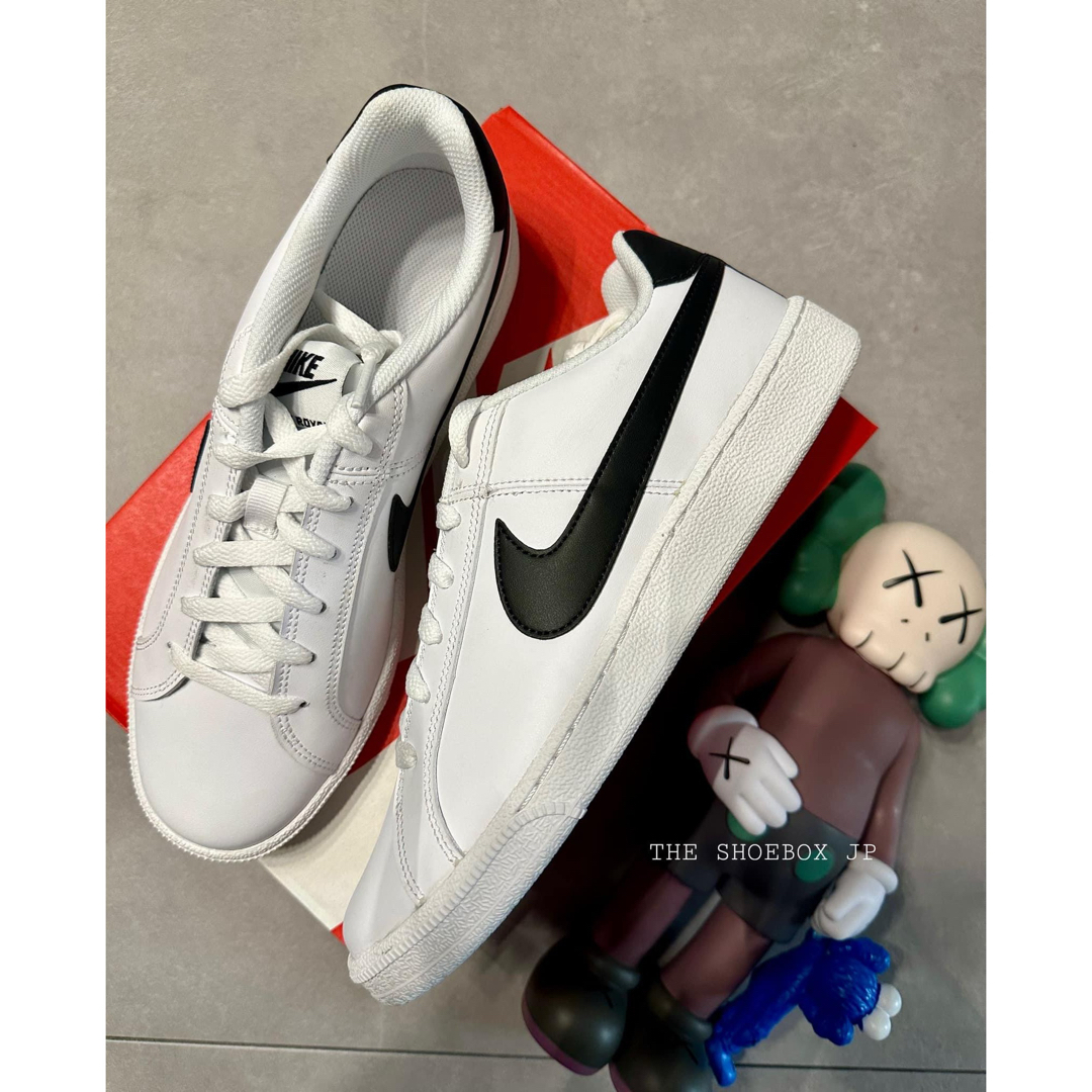 NIKE - 新品!ナイキ コート ロイヤル COURT ROYALE 白黒 27cmの NIKE - 新品!ナイキ コート ロイヤル COURT ROYALE 白黒 27cmの