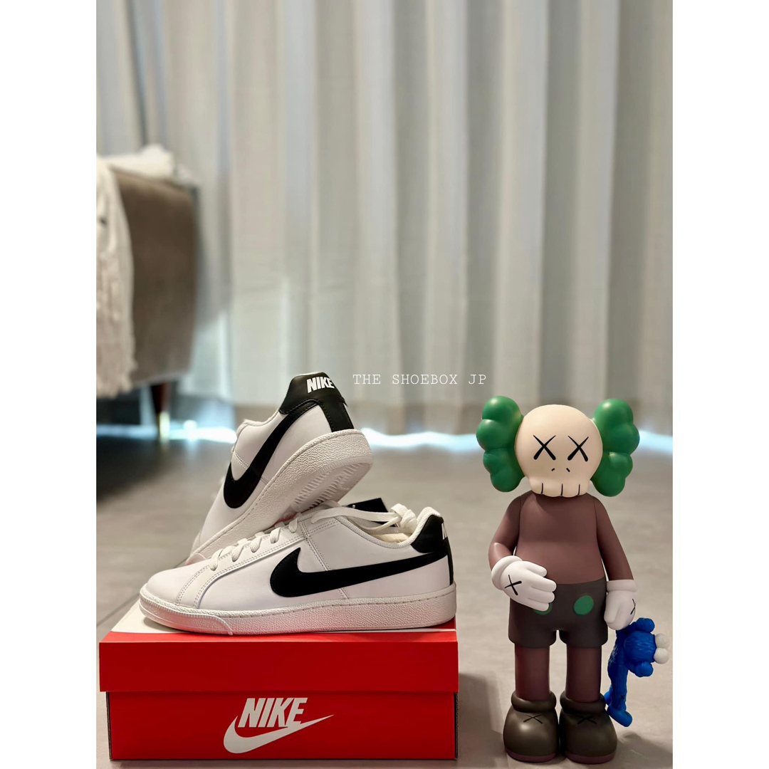 NIKE - 新品!ナイキ コート ロイヤル COURT ROYALE 白黒 27cmの NIKE - 新品!ナイキ コート ロイヤル COURT ROYALE 白黒 27cmの