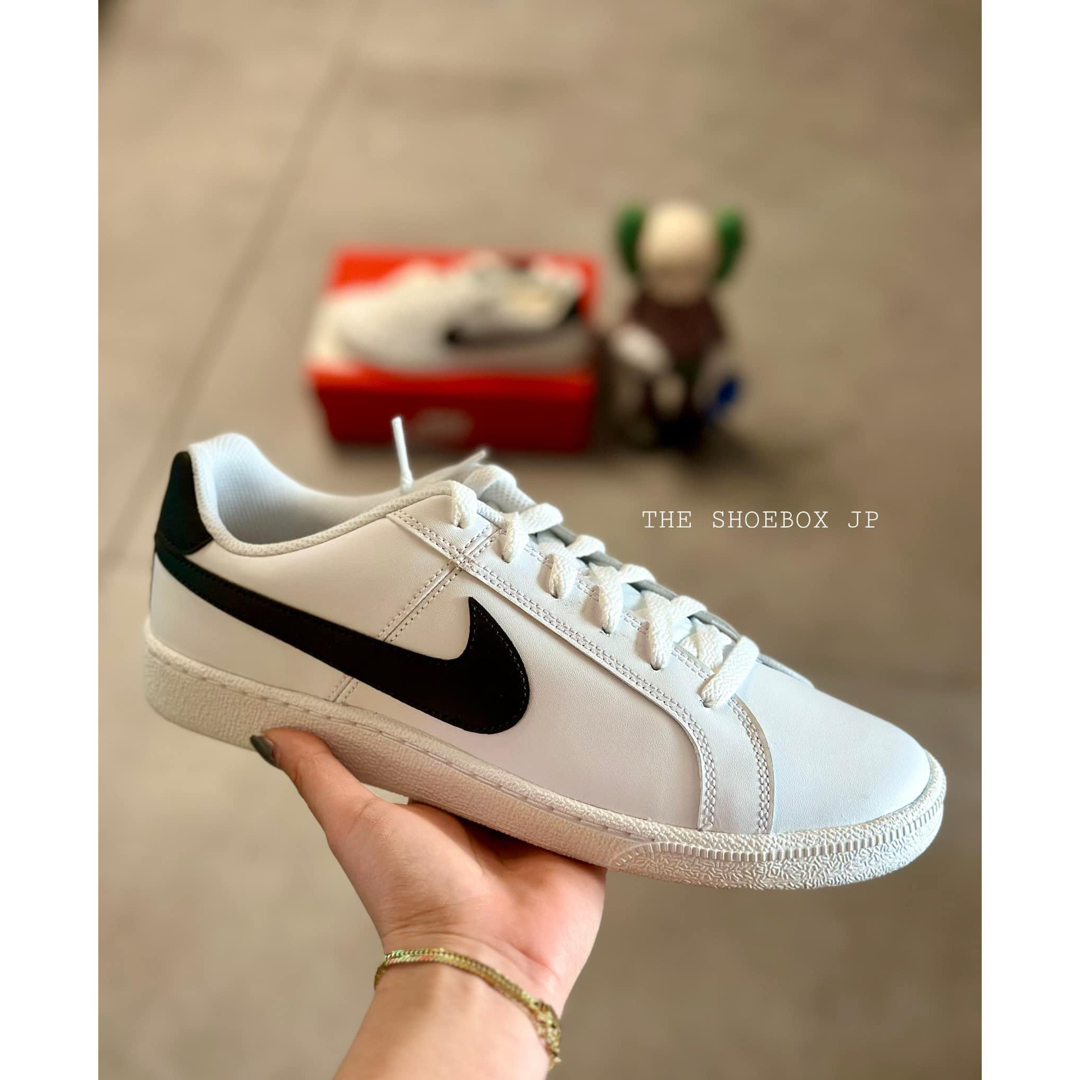 NIKE - 新品!ナイキ コート ロイヤル COURT ROYALE 白黒 27cmの NIKE - 新品!ナイキ コート ロイヤル COURT ROYALE 白黒 27cmの