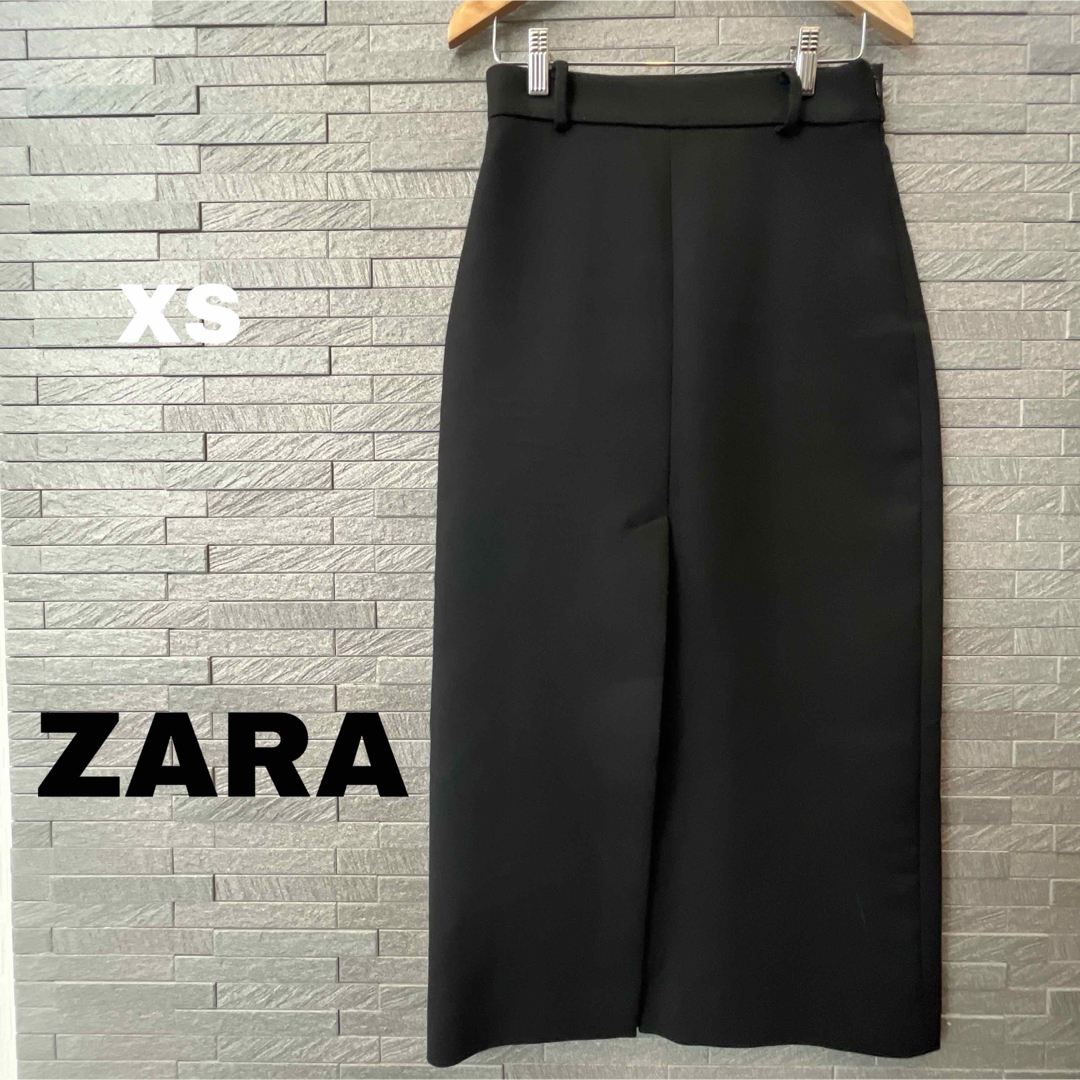 ZARA(ザラ)のザラZARA タイト ロングスカート 前スリット　台形 マキシ丈 黒 フォーマル レディースのスカート(ロングスカート)の商品写真