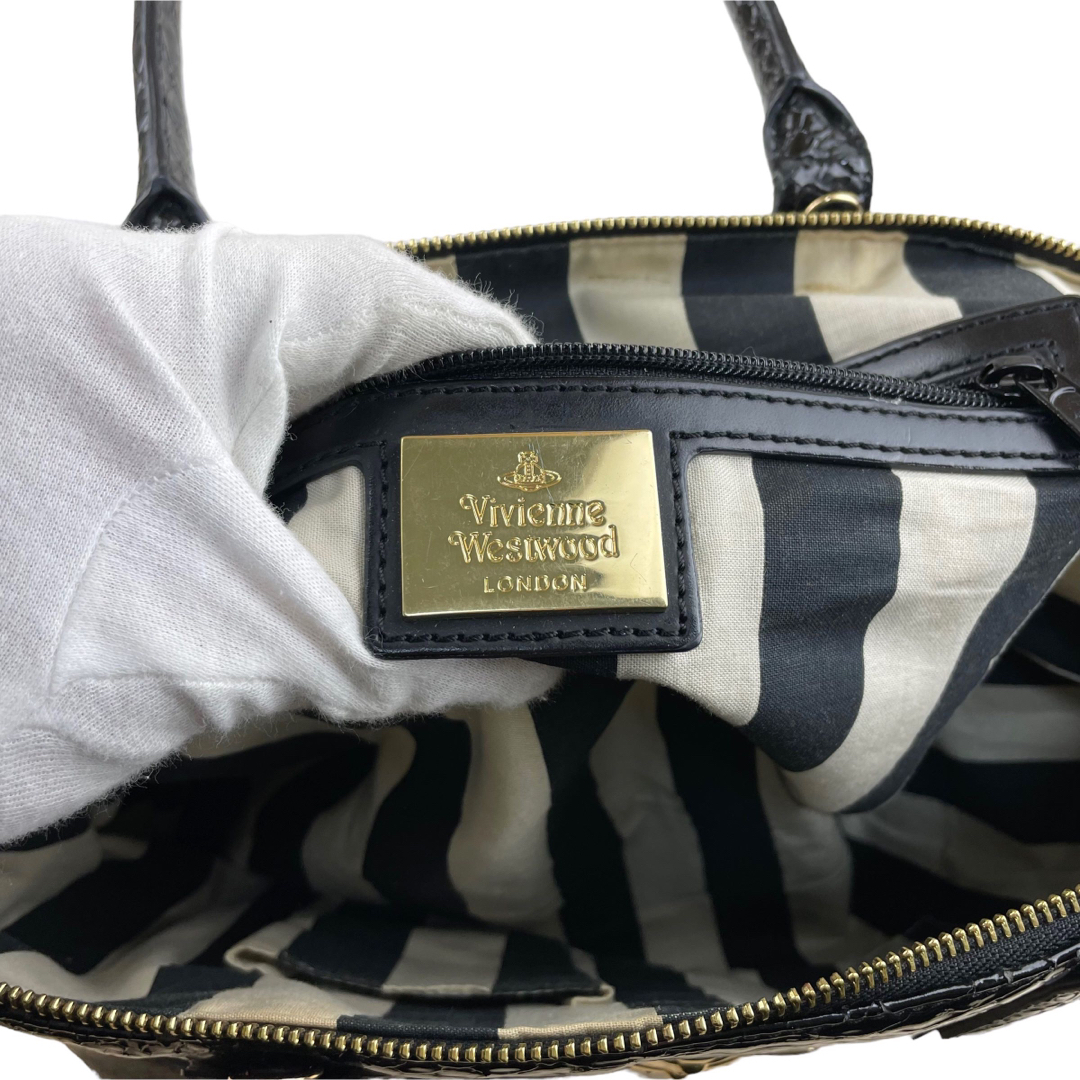 Vivienne Westwood(ヴィヴィアンウエストウッド)のヴィヴィアンウエストウッド　ハンドバッグ　オーブ　クロコ型押し　レザー　黒 レディースのバッグ(ハンドバッグ)の商品写真