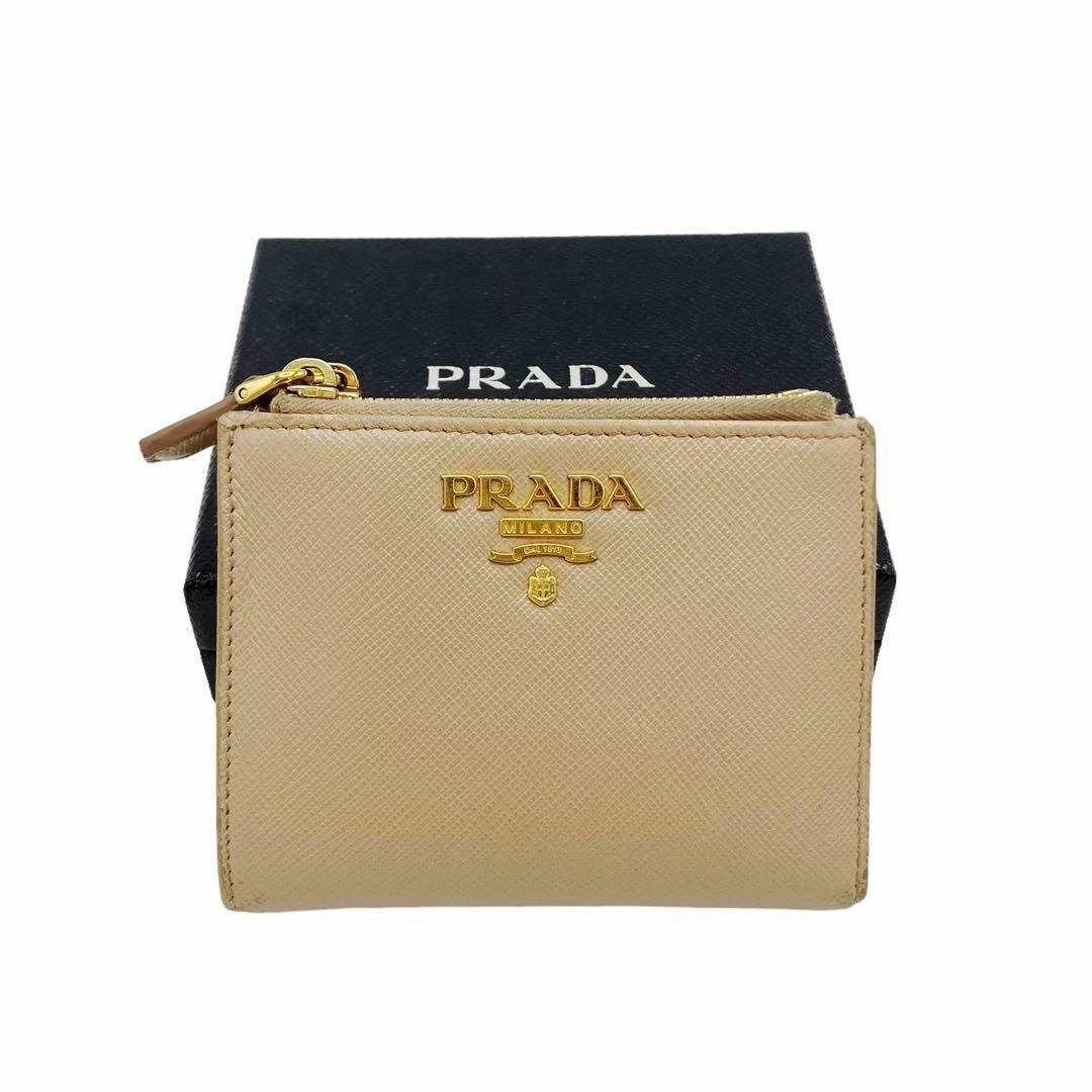 PRADA(プラダ)の⭐️美品⭐️ プラダ サフィアーノ メタルロゴ 二つ折り財布 ベージュ レディースのファッション小物(財布)の商品写真