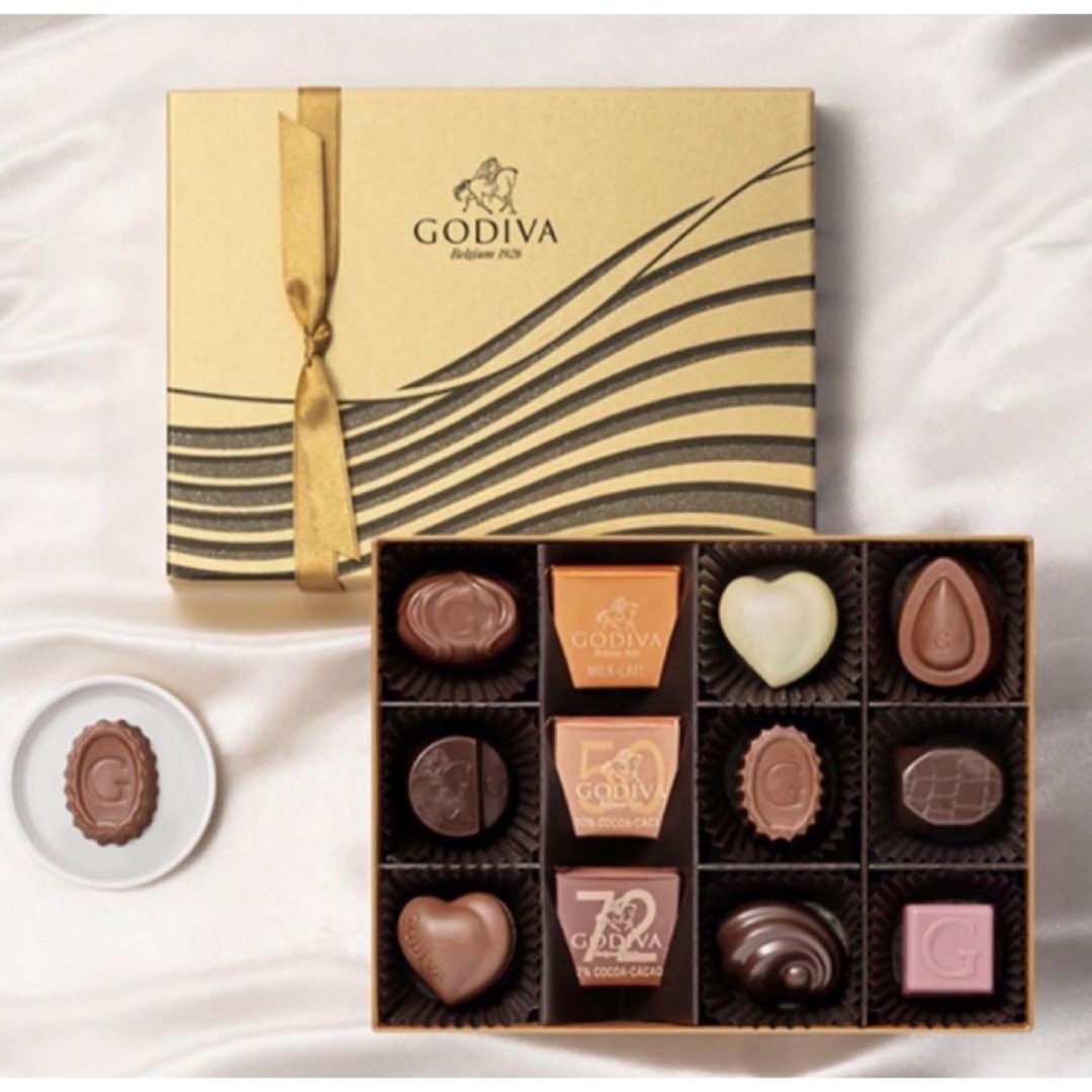 GODIVA(ゴディバ)の新品未開封 GODIVA ゴディバ ハートオブコレクション チョコレート12粒入 食品/飲料/酒の食品(菓子/デザート)の商品写真