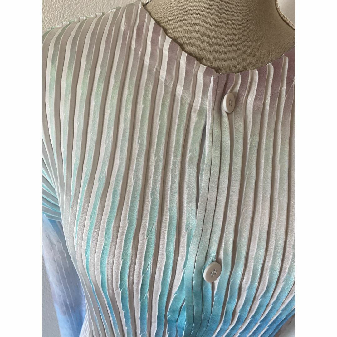 ISSEY MIYAKE(イッセイミヤケ)のPLEATS PLEASE ISSEY MIYAKE カーディガン レディースのトップス(カーディガン)の商品写真