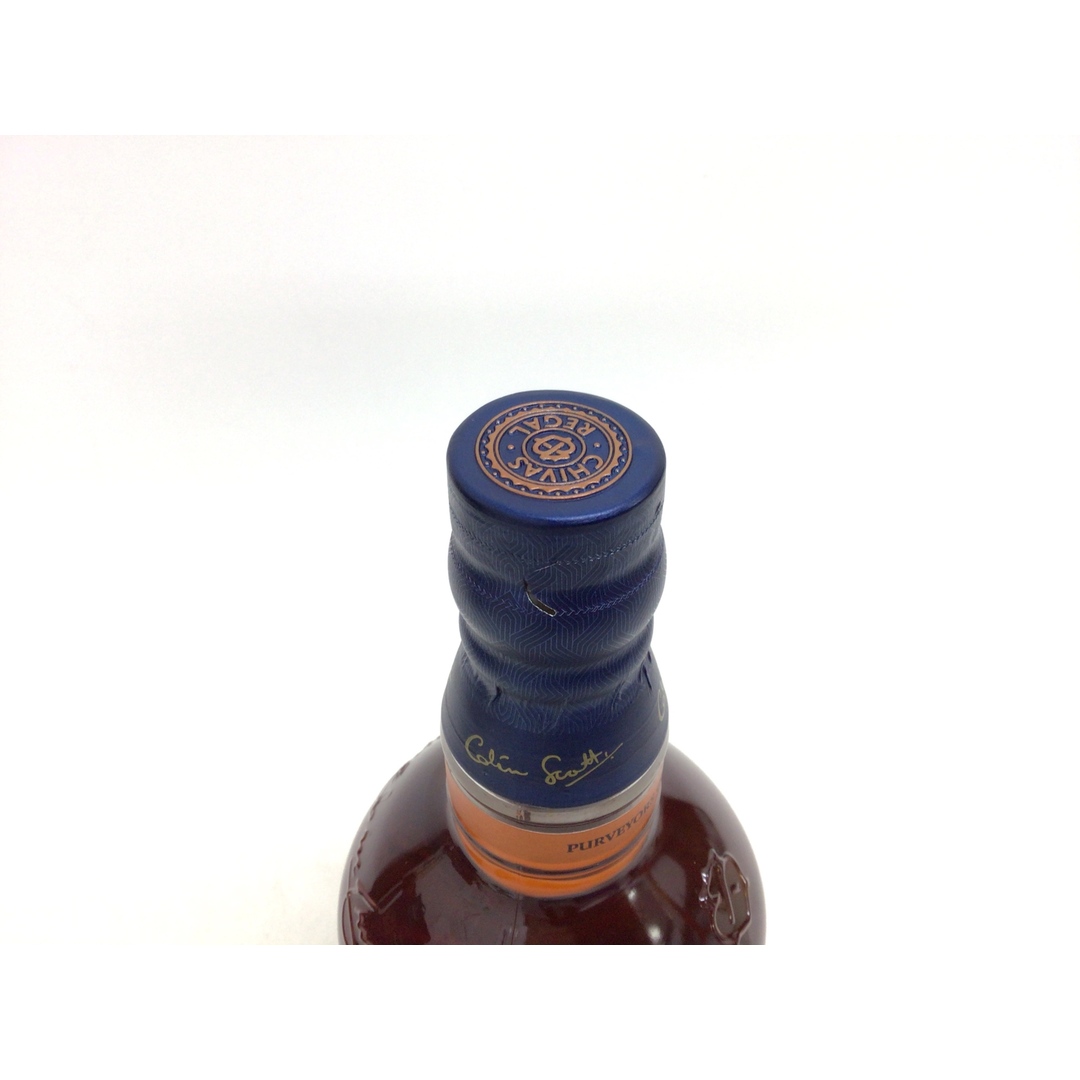 ウイスキー シーバスリーガル 18年 ゴールド シグネチャー700ml (58) ITLDE23R1Y0E 食品/飲料/酒の酒(ウイスキー)の商品写真