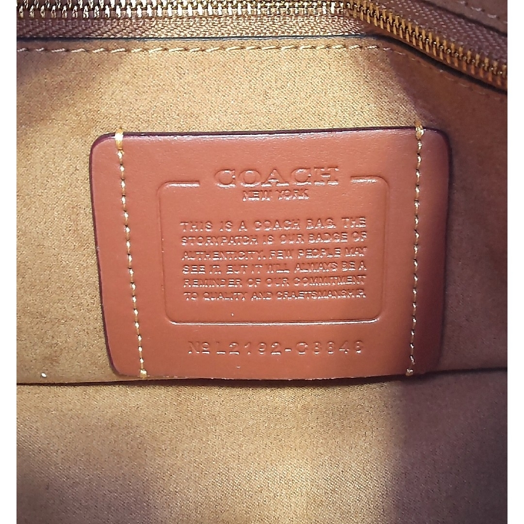 COACH(コーチ)の新品 未使用 COACH コーチ ショルダーバッグ レザー ホワイト レディースのバッグ(ショルダーバッグ)の商品写真