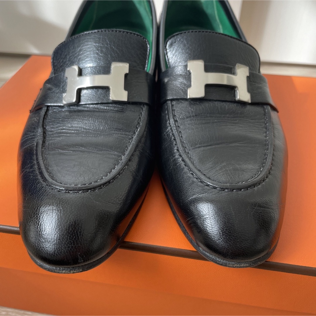 Hermes(エルメス)のHERMES エルメス　モカシンパリ 37 ブラック シルバー  レディースの靴/シューズ(ローファー/革靴)の商品写真