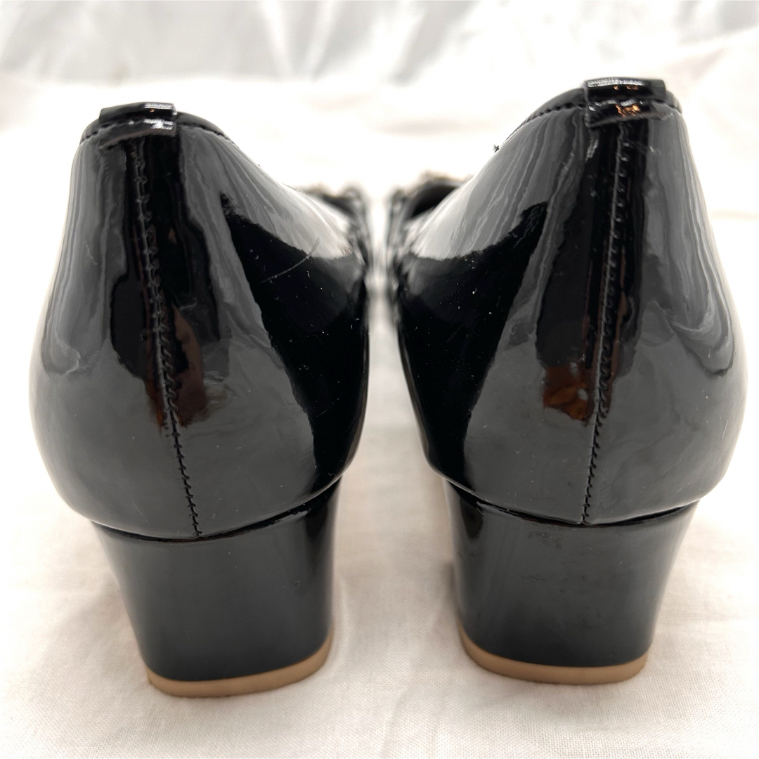 DIANA(ダイアナ)の【未使用級】ダイアナ　エナメルビットパンプス　チャンキーヒール レディースの靴/シューズ(ハイヒール/パンプス)の商品写真
