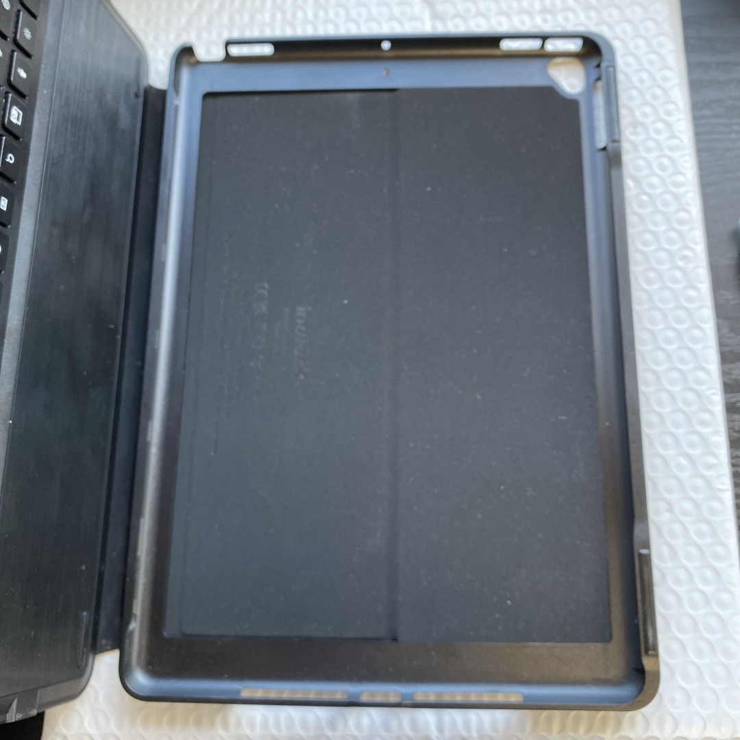 iPad(アイパッド)のiPad 10.5インチ　タブレットケース＆キーボード　 スマホ/家電/カメラのスマホアクセサリー(iPadケース)の商品写真