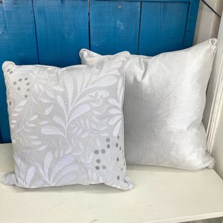ローラアシュレイ クッションの通販 100点以上 | LAURA ASHLEYの ローラアシュレイ クッションの通販 100点以上 | LAURA ASHLEYの