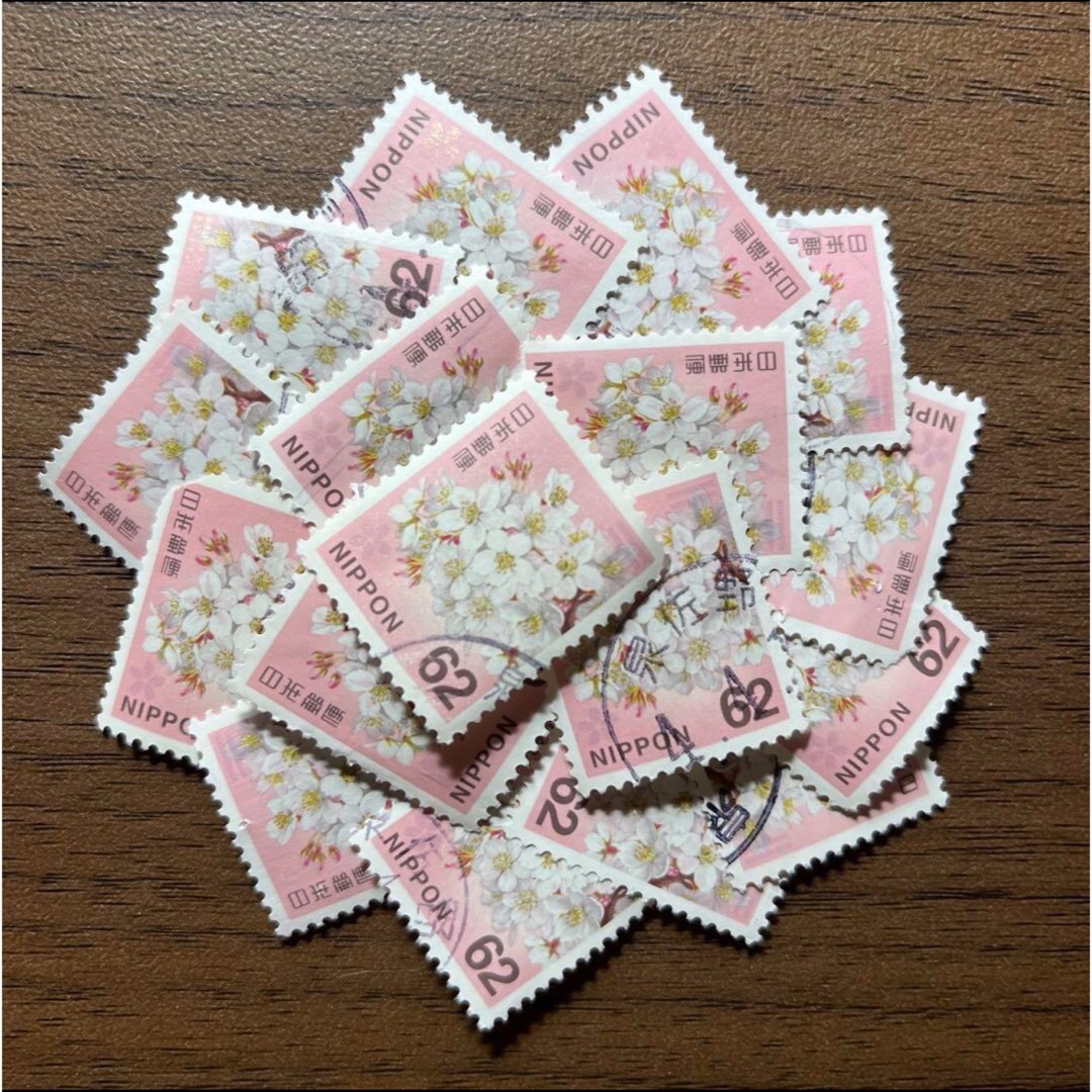 日本の古切手　ソメイヨシノ ピンク　60枚 ハンドメイドの素材/材料(各種パーツ)の商品写真