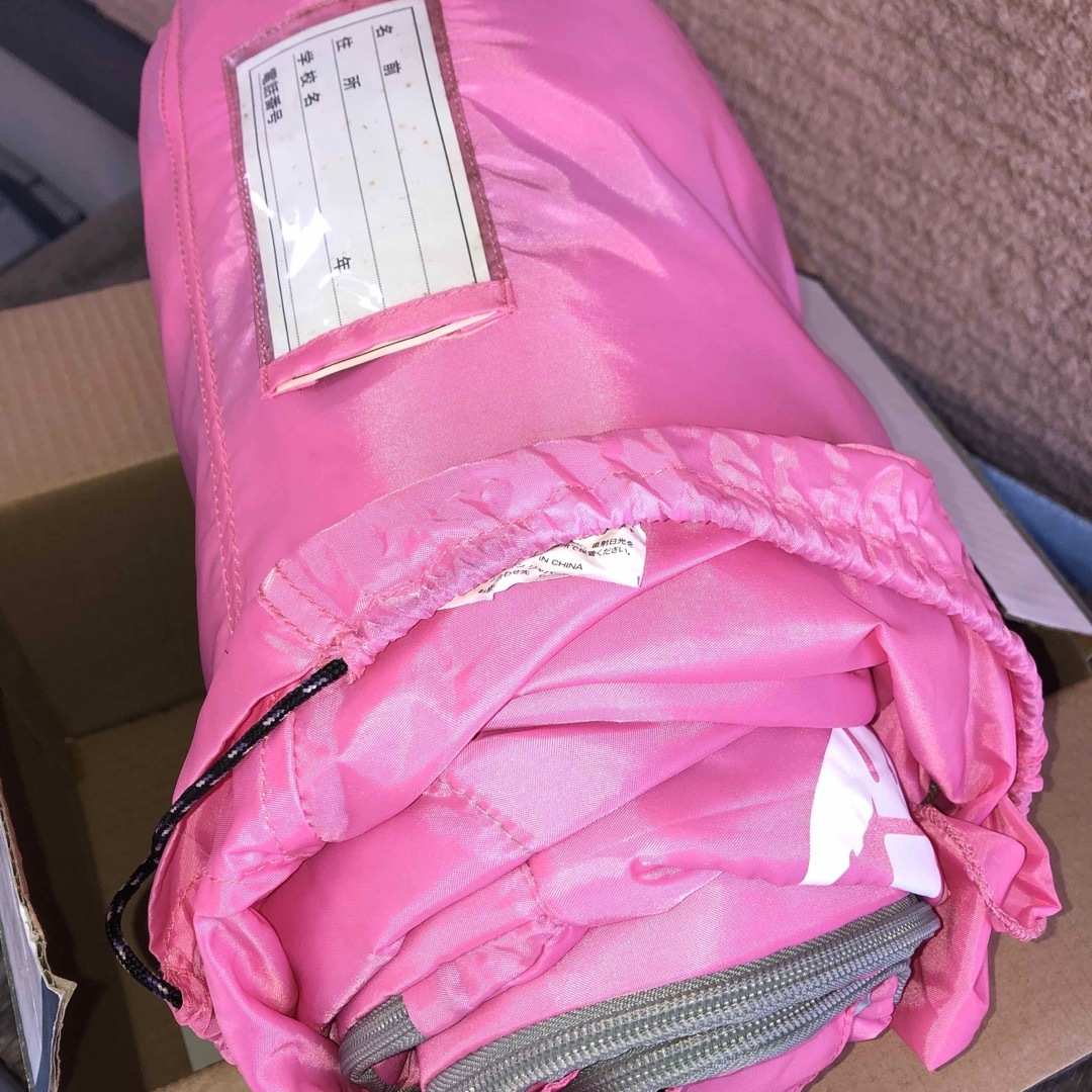 Coleman(コールマン)のColeman キッズ用スリーピングバッグ、寝袋ピンク スポーツ/アウトドアのアウトドア(寝袋/寝具)の商品写真