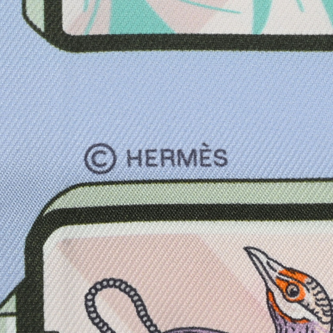 Hermes(エルメス)の未使用 エルメス HERMES 063875S レディース スカーフ ライトブルー系 シルク100％ ハンドメイドのファッション小物(スカーフ)の商品写真