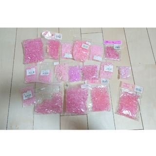 手芸用ビーズ　まとめ売り　カットビーズ　ピンク　アクリルカット(各種パーツ)