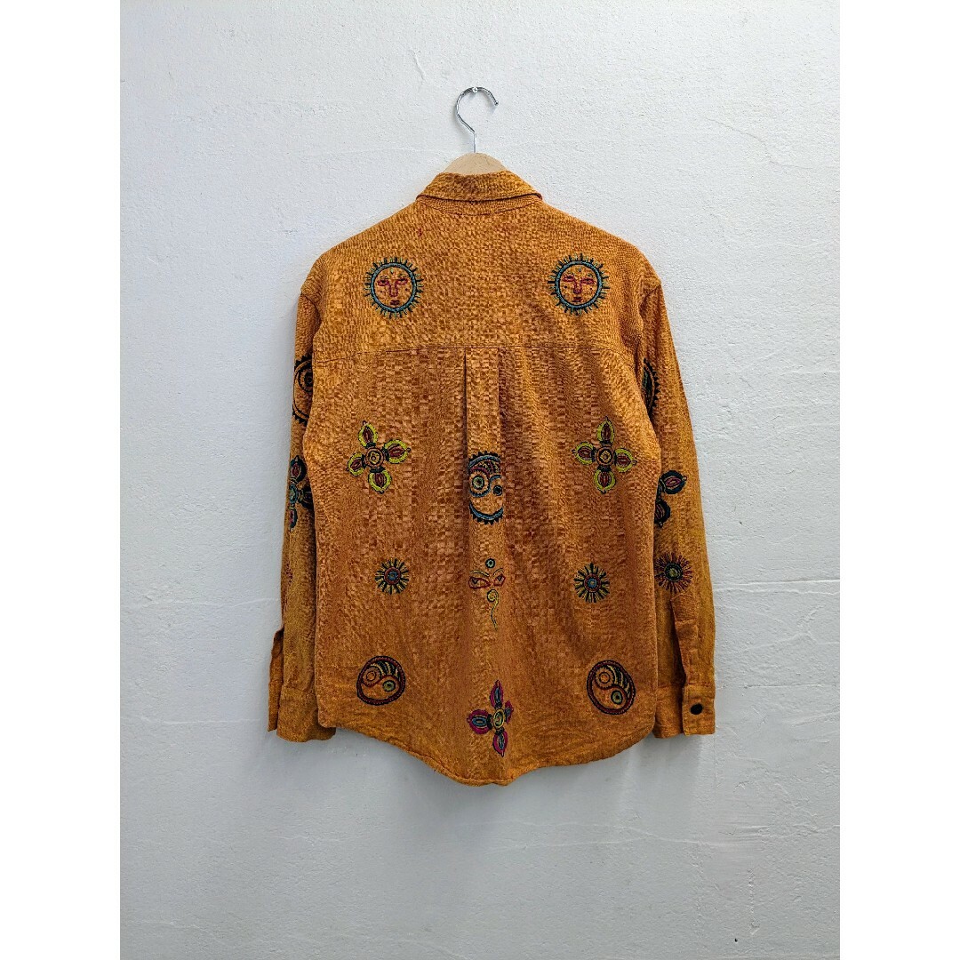 BEAMS(ビームス)のSUN & FLOWER EMBROIDERY SHIRT JACKET メンズのトップス(シャツ)の商品写真