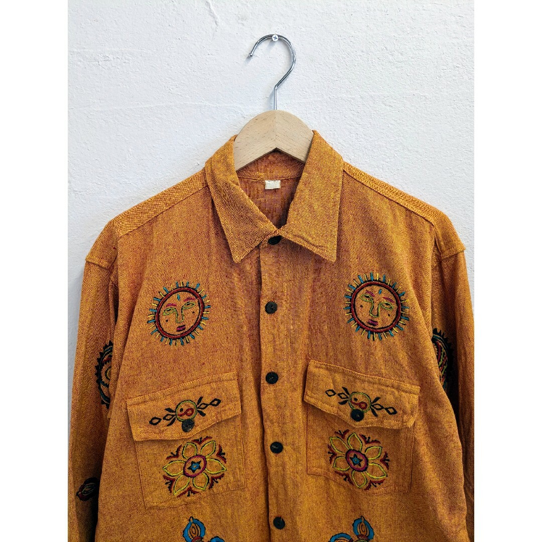 BEAMS(ビームス)のSUN & FLOWER EMBROIDERY SHIRT JACKET メンズのトップス(シャツ)の商品写真