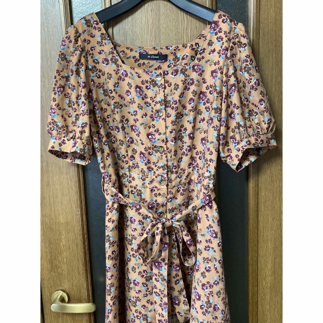 w closet(ダブルクローゼット)のwcloset花柄ロングワンピース レディースのワンピース(ロングワンピース/マキシワンピース)の商品写真