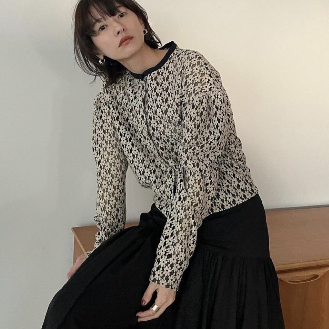 CLANE(クラネ)の3D FLOWER LACE CARDIGAN レディースのトップス(カーディガン)の商品写真