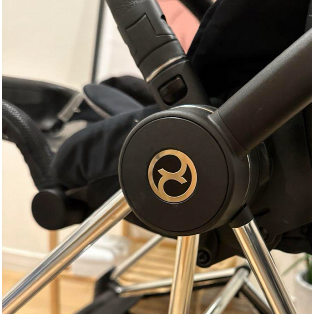 cybex(サイベックス)の【美品】Cybex Mios サイベックス ベビーカー A面B面 キッズ/ベビー/マタニティの外出/移動用品(ベビーカー/バギー)の商品写真