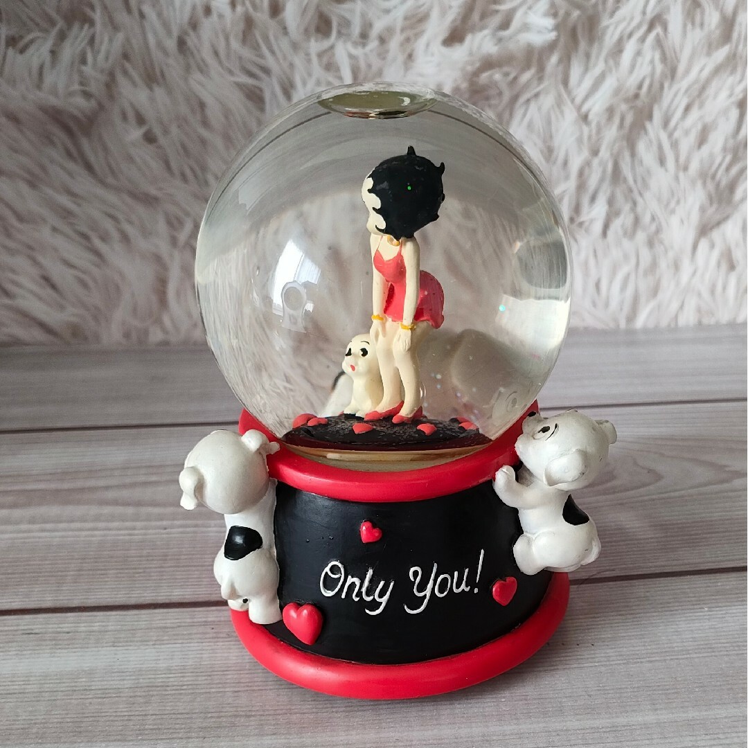 【ビンテージ】ベティーちゃん　BettyBoop　スノードーム　オルゴール　訳有 エンタメ/ホビーの美術品/アンティーク(その他)の商品写真