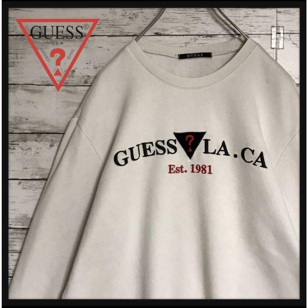 GUESS(ゲス)の【人気定番デザイン】ゲス　刺繍ロゴスウェット　薄いベージュ　L115R メンズのトップス(スウェット)の商品写真