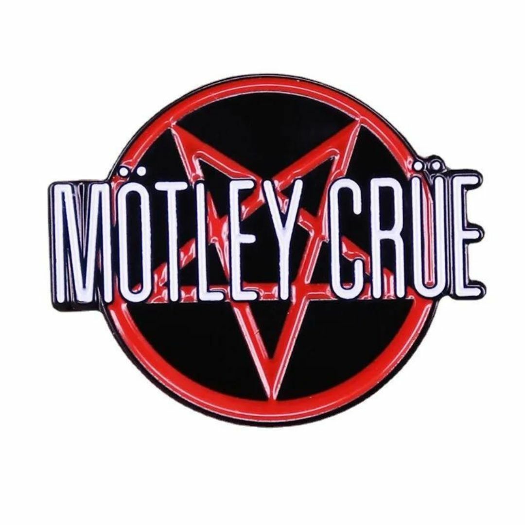 ピンバッジ「モトリー・クルー　Motley Crue　ロックバンド」 エンタメ/ホビーのおもちゃ/ぬいぐるみ(キャラクターグッズ)の商品写真