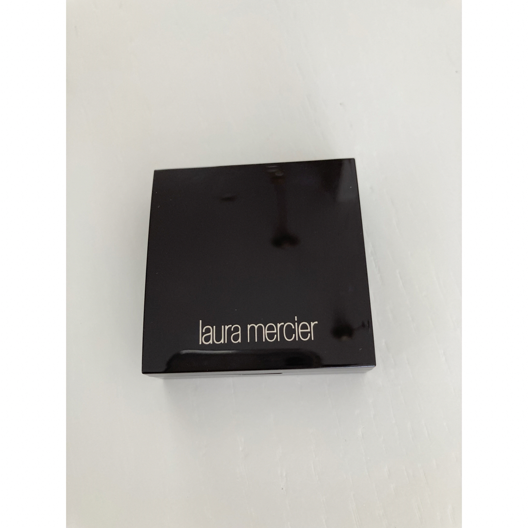 laura mercier(ローラメルシエ)のlaura mercier☆シークレットブラーリングパウダー コスメ/美容のベースメイク/化粧品(フェイスパウダー)の商品写真