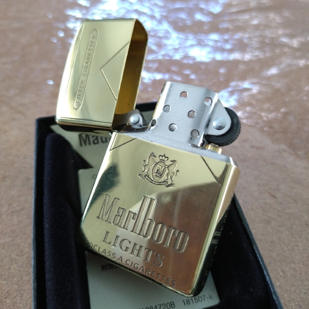 値下げ‼️マルボロ ZIPPO 未使用の通販 by ヒデ's shop|ラクマ 値下げ‼️マルボロ ZIPPO 未使用の通販 by ヒデ's shop|ラクマ