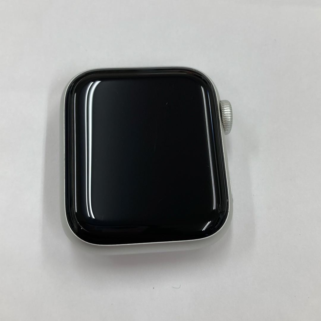 Apple Watch(アップルウォッチ)のApple Watch series4 .40mm アップルウォッチsilver スマホ/家電/カメラのスマートフォン/携帯電話(その他)の商品写真