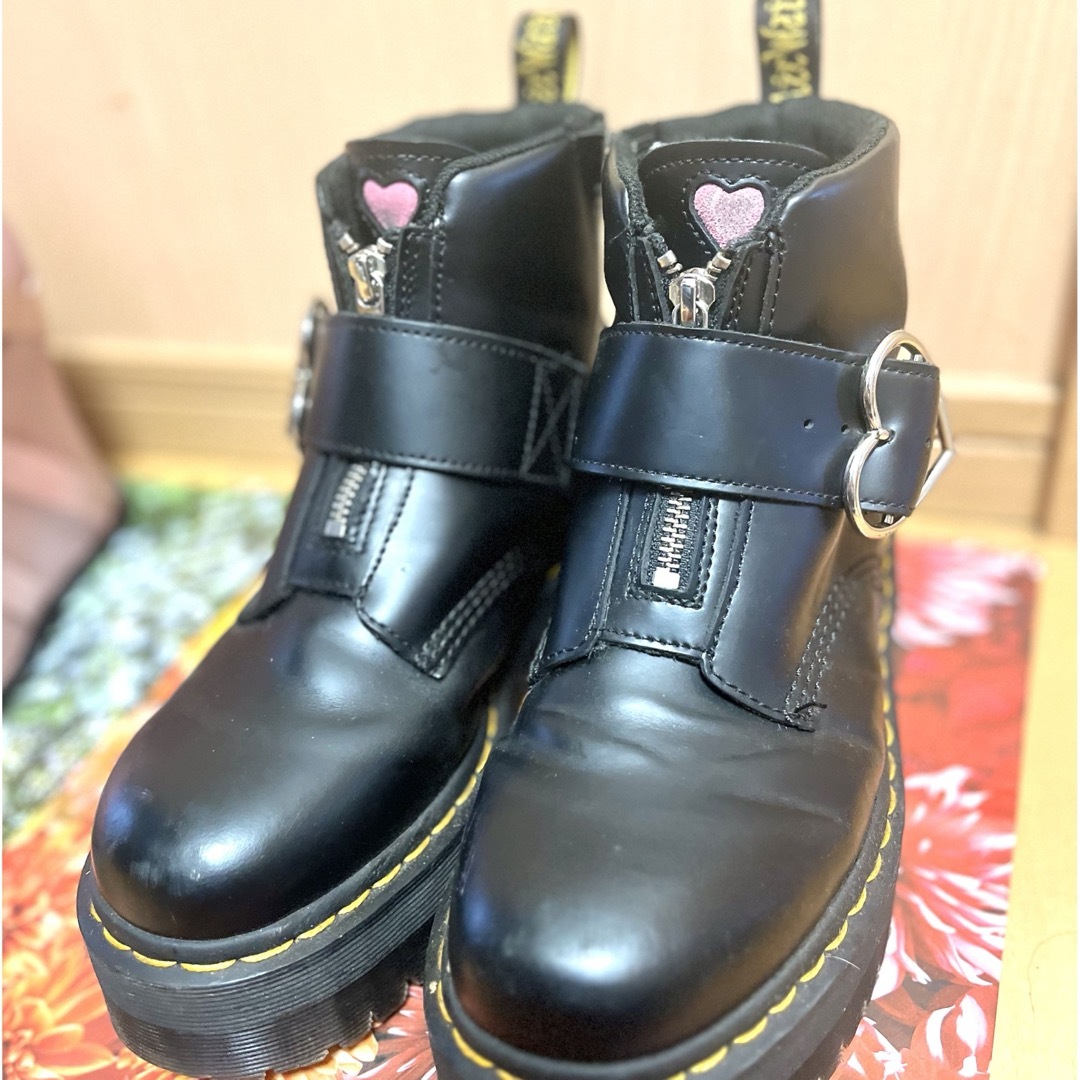 Dr.Martens(ドクターマーチン)のDr.Martens LAZY OAF コラボ レディースの靴/シューズ(ブーツ)の商品写真