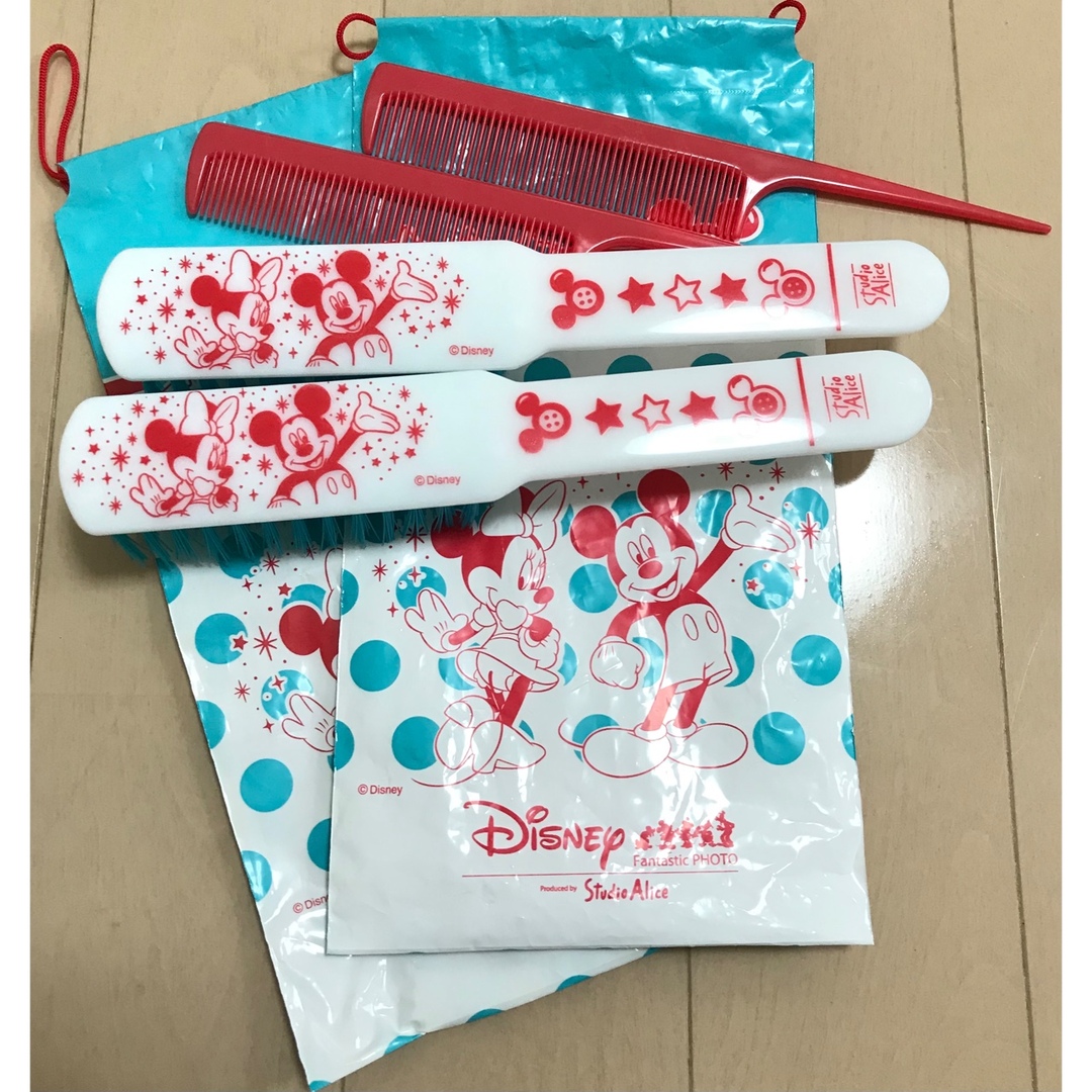Disney(ディズニー)のスタジオアリス  ブラシ　ディズニー　Disney ブラシ　櫛　くし　袋 コスメ/美容のヘアケア/スタイリング(ヘアブラシ/クシ)の商品写真